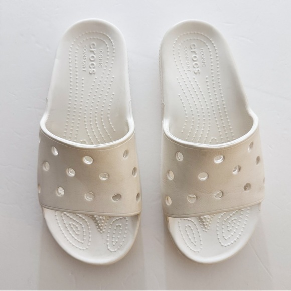 Crocs Classic Slides in White - Picture 1 of 4